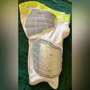 NIKE COMBAT PRO
COMPRESSION SHORTS
SIZE LARGE